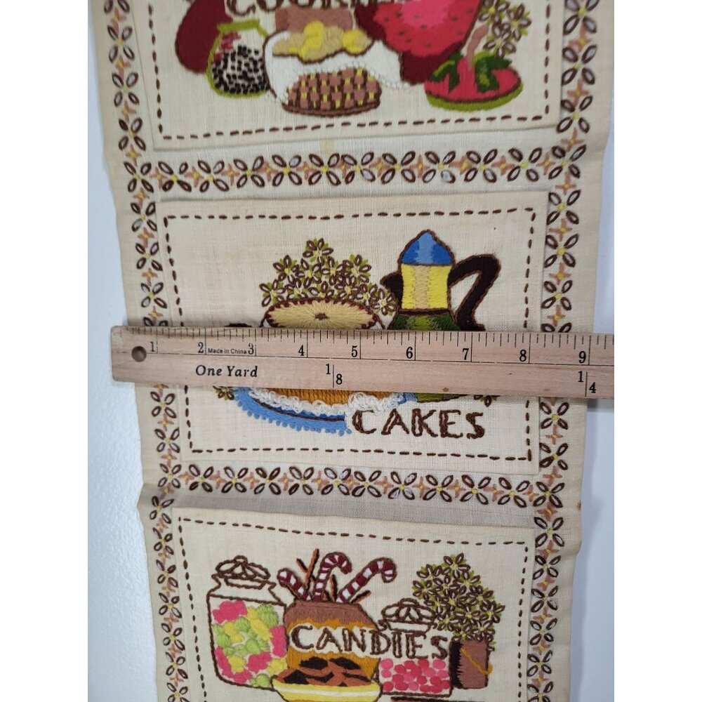 VTG Embroidered Needlecraft Cloth Recipe Card Holder Bucilla Cottage Country 70s - Picture 3 of 11